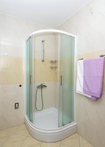 Koupelna v ubytování Apartments Veronika + 37 fotografií