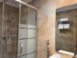 Ένα μπάνιο στο Hostal Playa +11 φωτογραφίες