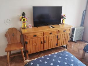TV i/ili zabavni centar u objektu Dunav 009 Još 16 fotografija