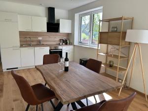 Die Feigenterrasse beim Semmering的厨房或小厨房