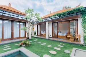 Taman di luar Gangga Villas Ubud