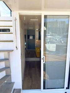 Kép Casa Flotante en el Puerto de Vigo - Different Charter szállásáról Vigóban a galériában