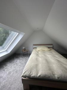 Katil atau katil-katil dalam bilik di Skyview loft A1 +28 gambar