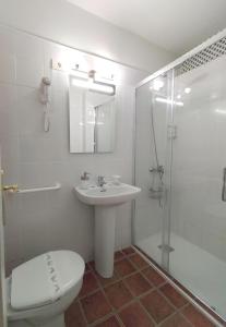 Kúpeľňa v ubytovaní Apartamentos Los Telares + 37 fotografií