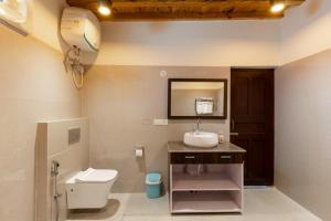 Koupelna v ubytování Shree Parijat Resort - Luxury Resort in Mukteshwar