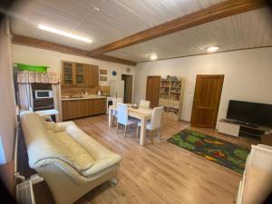 Kuchyň nebo kuchyňský kout v ubytování Apartmány Dolní Vítkov