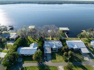 Gallery image of Riverfront Boaters Paradise - Dock w Lifts in Crescent City