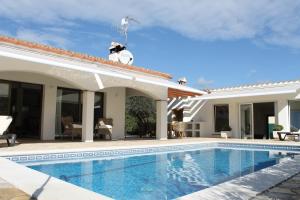 The swimming pool at or close to Casa Peters