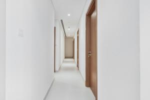 Zdjęcie z galerii obiektu Grand 3BR APT with Pool, Gym and 2 Parking Spaces w Dubaju