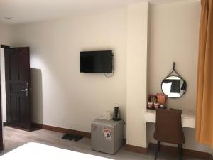 TV a/nebo společenská místnost v ubytování Lookits Hostel