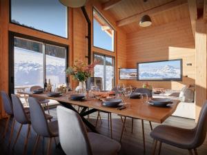 Μια τηλεόραση ή/και κέντρο ψυχαγωγίας στο Chalet NDB - OVO Network