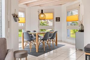 Istumisnurk majutusasutuses Villa architecte lumineuse avec jardin privé