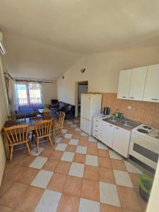 Küche/Küchenzeile in der Unterkunft Apartments Sandra