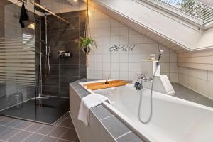 Vannituba majutusasutuses Villa architecte lumineuse avec jardin privé +37 fotot