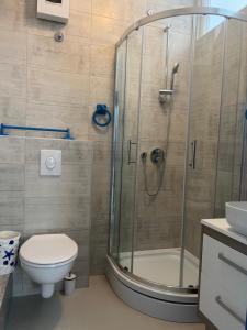Koupelna v ubytování PKM Apartments Baska Voda