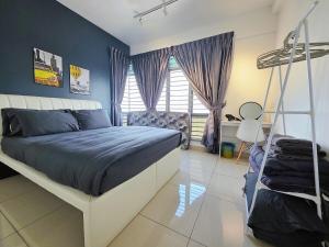 Postel nebo postele na pokoji v ubytování Cozy family suites condo near Mount Austin + 16 fotografií