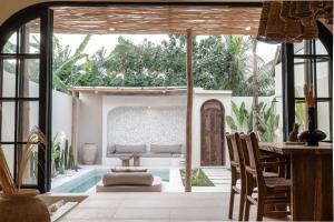 Posezení v ubytování Casa Mimosa - 2BR Mediterranean Villa-Getaway Near Beach&Cafés