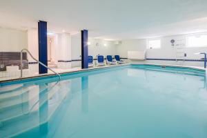 Bazén v ubytování Hotel Rennschuh nebo v jeho okolí