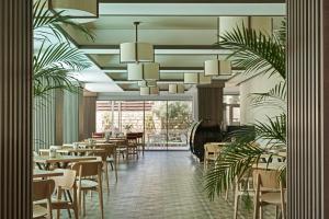 Restaurace v ubytování Atlantica Oasis Hotel
