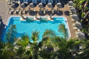 Bazén v ubytování Atlantica Oasis Hotel nebo v jeho okolí