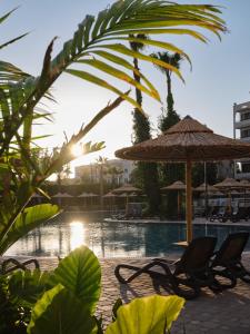 Bazén v ubytování Atlantica Oasis Hotel nebo v jeho okolí