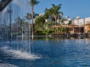 Bazén v ubytování Atlantica Oasis Hotel nebo v jeho okolí