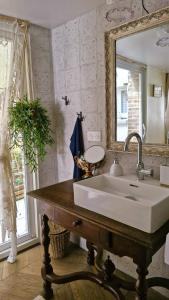 Vannituba majutusasutuses Gîte 3 étoiles avec jardin et calme, 3 min de la Ferté-sous-Jouarre, 40 min de Paris en TER