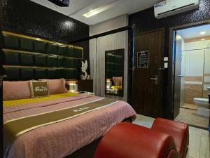 Postel nebo postele na pokoji v ubytování Kha Thy Hotel 2