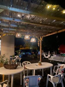 Reštaurácia alebo iné gastronomické zariadenie v ubytovaní HOME LE SOFT Vic sur Cère