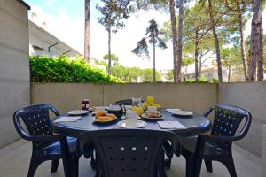 Φαγητό σε αυτό το διαμέρισμα ή κάπου εκεί κοντά