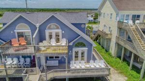 Budova, kde se prázdninový dům nachází + 28 fotografií