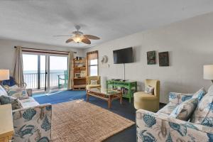 TV a/nebo společenská místnost v ubytování Shipwatch 1308