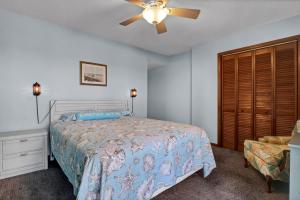 Postel nebo postele na pokoji v ubytování Shipwatch 1308