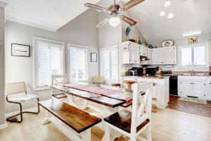 Billede fra billedgalleriet på 2334-1 New River Inlet Road - Oceans Edge i North Topsail Beach