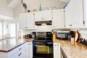 Køkken eller tekøkken på 2334-1 New River Inlet Road - Oceans Edge