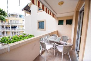 Balkón nebo terasa v ubytování Jadran Apartments