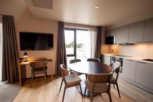 Kuchyň nebo kuchyňský kout v ubytování Hotel Melfarhus