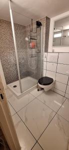 Koupelna v ubytování Ferienwohnung Bad Segeberg für 2-3 + 8 fotografií