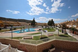 Bazén v ubytování Bungalow Campello con piscina By Elconserje nebo v jeho okolí