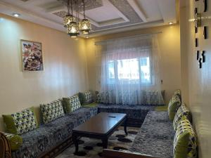 Ruang duduk di Tangier Waves