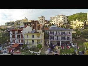 Gallery image of Paradosi Apartments in Igoumenitsa