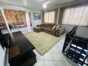 Afbeelding uit fotogalerij van Apartamento Eco City 01 Privativo, Espaçoso e Confortável Com Garagem in Curitiba