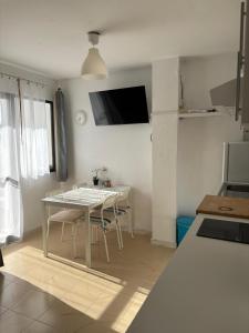 Η κουζίνα ή μικρή κουζίνα στο Clarissa Apartment