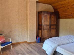 Φωτογραφία από το άλμπουμ του Maison Auvergnate Spacieuse 170m² - 8 Pers - Nature au Parc des Volcans - FR-1-814-135 σε Égliseneuve-dʼEntraigues