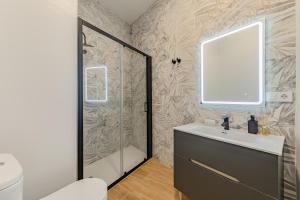 Koupelna v ubytování Feria Corner + 36 fotografií