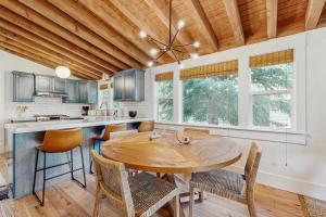 Kuchyň nebo kuchyňský kout v ubytování Lower Ranch Condo