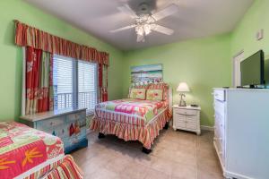 Кровать или кровати в номере Shores of Panama Resort by Vacasa