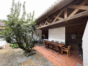 Αίθριο ή υπαίθριος χώρος στο Résidence 114-vendays - 114 - Tranquillité et repos dans cette grande maison à Vendays MAE-7131