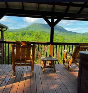 En generel udsigt til bjerge eller udsigt til bjerge taget fra feriehuset