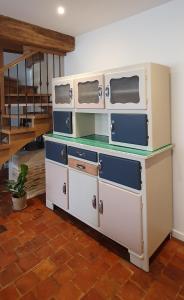 Kuchyň nebo kuchyňský kout v ubytování Sancerre centre, Appartement duplex et ou Chambre indépendante, modulable